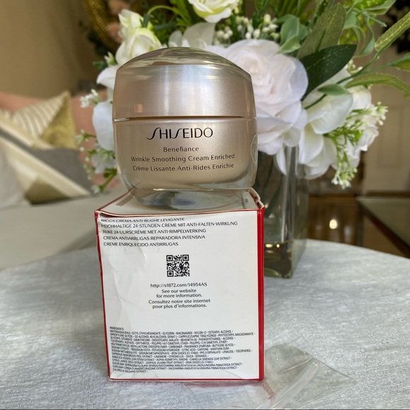 Shiseido Benefiance Wrinkle Smoothing Cream Moisturizer 50ml 1.7oz . - Picture 7 of 10